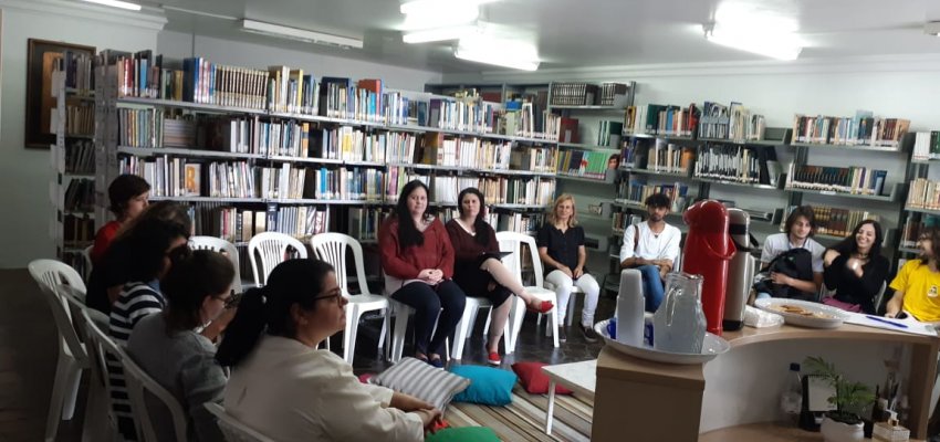 Que tal participar de um Clube de Leitura? Ações acontecem uma vez por mês na Biblioteca Pública