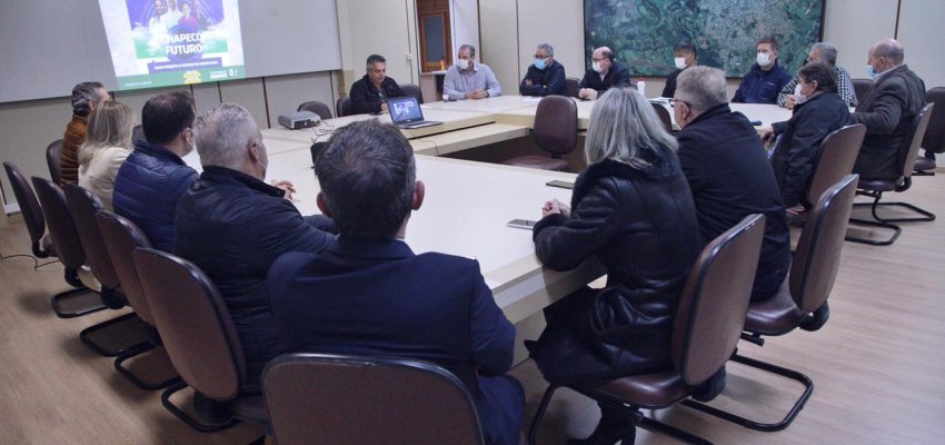 Administração municipal faz reunião com Conselho Consultivo