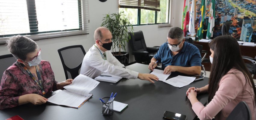 Administração assina convênios de R$ 3,8 milhões, de emendas parlamentares