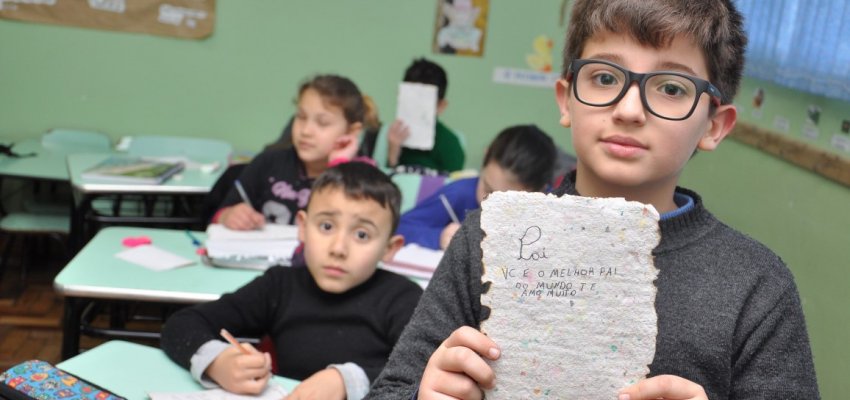 Crian&ccedil;as aprendem a import&acirc;ncia dos cuidados com o lixo 