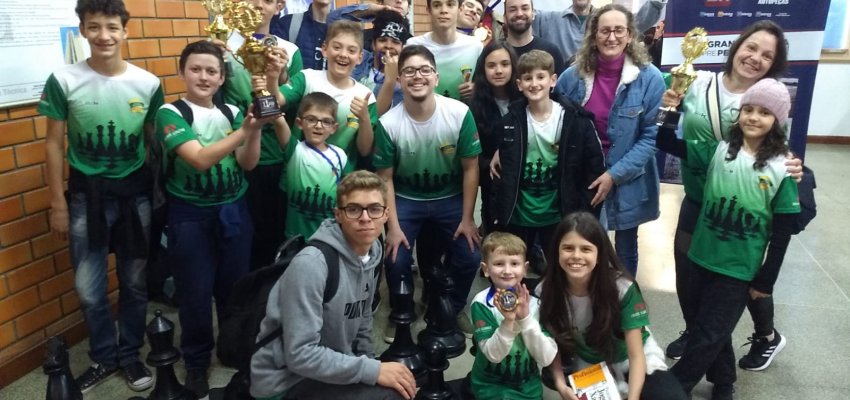 Xadrez de Chapec&oacute; fica em terceiro na Etapa de Joa&ccedil;aba