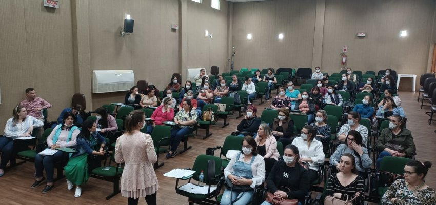 Secretaria de Sa&uacute;de realiza capacita&ccedil;&atilde;o com vacinadoras