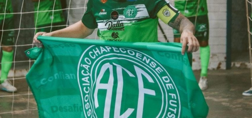 Pica-Pau encerra carreira vitoriosa como jogador profissional na Chapecoense