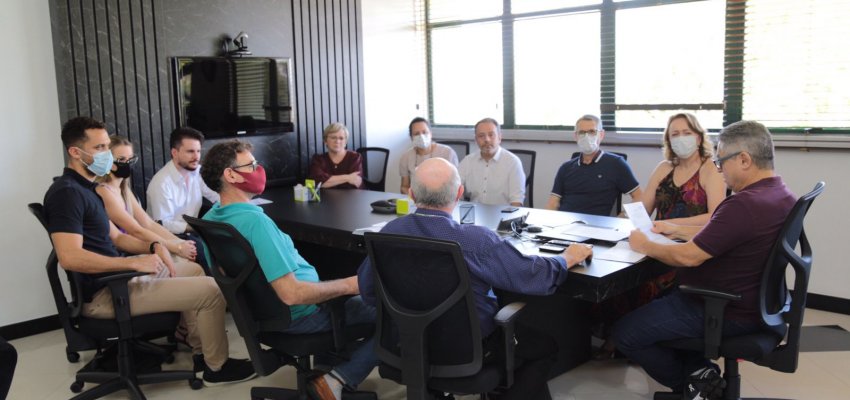 Administração reúne Igreja Católica e familiares da Chapecoense para tratar da Programação Natalina