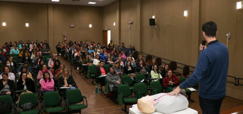 Gestores escolares participam de capacitação em primeiros socorros