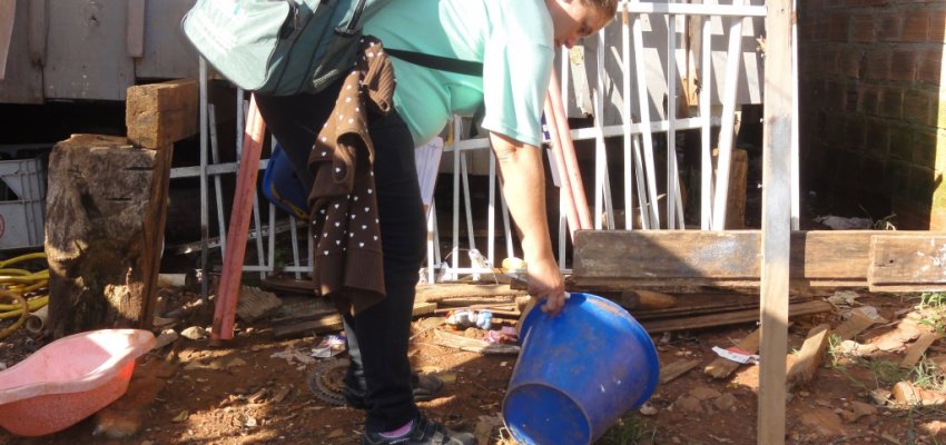 Vigil&acirc;ncia Ambiental promove a&ccedil;&atilde;o preventiva contra a Dengue
