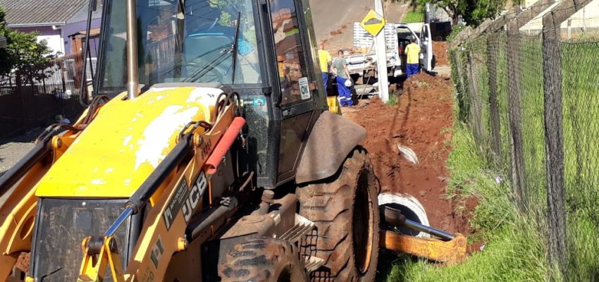 Obras nos Bairros: Drenagem é realizada para conter alagamentos no Santo Antônio 