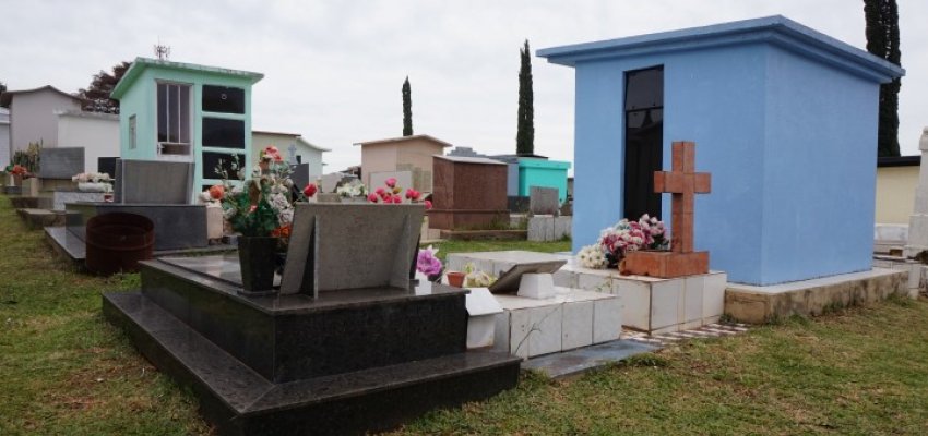 Autorizações para obras nos cemitérios municipais estão suspensas