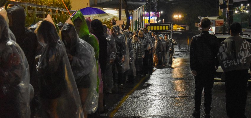 Chuva de novo, mas não espanta público