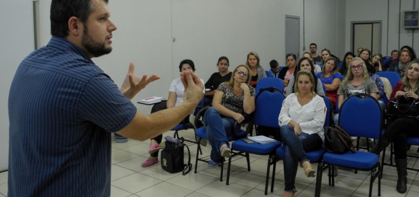 Libras como ferramenta de conviv&ecirc;ncia plena &agrave; inclus&atilde;o