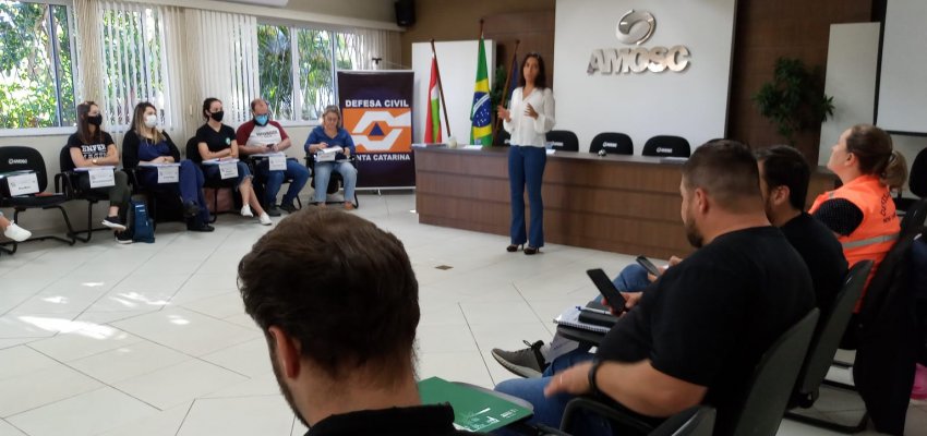 Chapecó recebe curso de formação aos agentes e coordenadores de Proteção e Defesa Civil da região