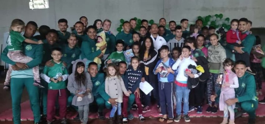 Taekwondo e Jud&ocirc; do Programa Atleta do Futuro recebem atletas da Chapecoense