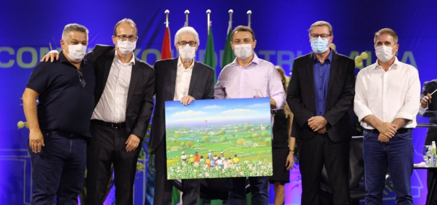 Prefeito destaca for&ccedil;a do agroneg&oacute;cio em inaugura&ccedil;&atilde;o de ind&uacute;stria de &oacute;leo de soja