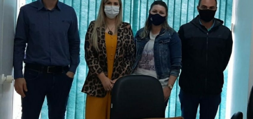 Diretoria de Regularização Fundiária e Habitação recebe representantes da Casan