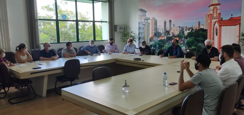 Empresários do setor hoteleiro e de gastronomia se reúnem com Administração Municipal