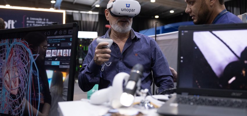 Unopar apresenta tour virtual em aula de anatomia