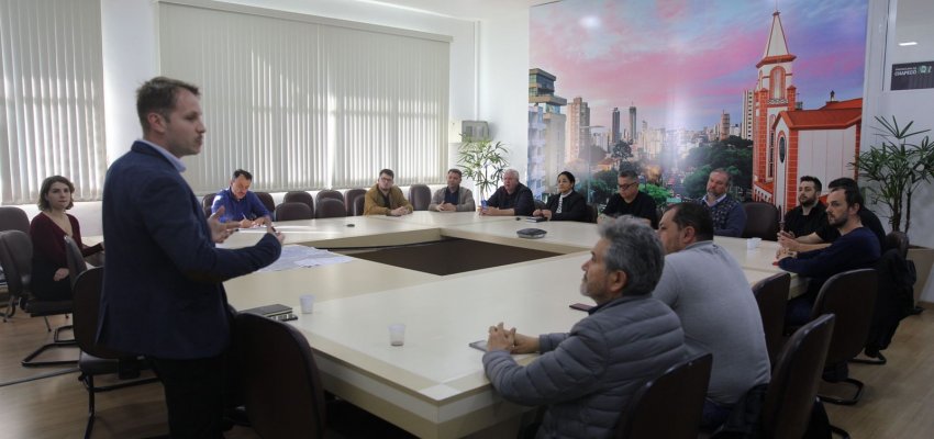 Atualiza&ccedil;&atilde;o do Plano de Mobilidade Urbana &eacute; tema de reuni&atilde;o na Prefeitura