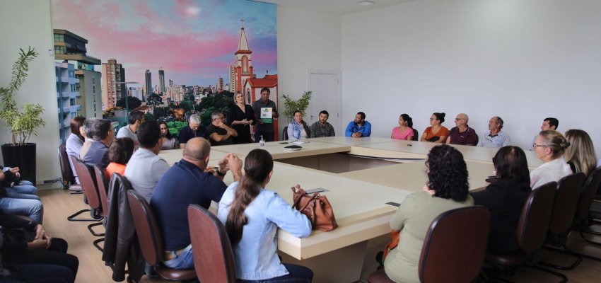 Prefeitura entrega mais um lote de regulariza&ccedil;&atilde;o fundi&aacute;ria