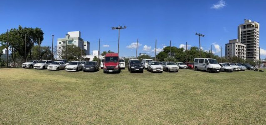 Prefeitura de Chapec&oacute; far&aacute; leil&atilde;o de carros, caminh&otilde;es, pneus e sucata