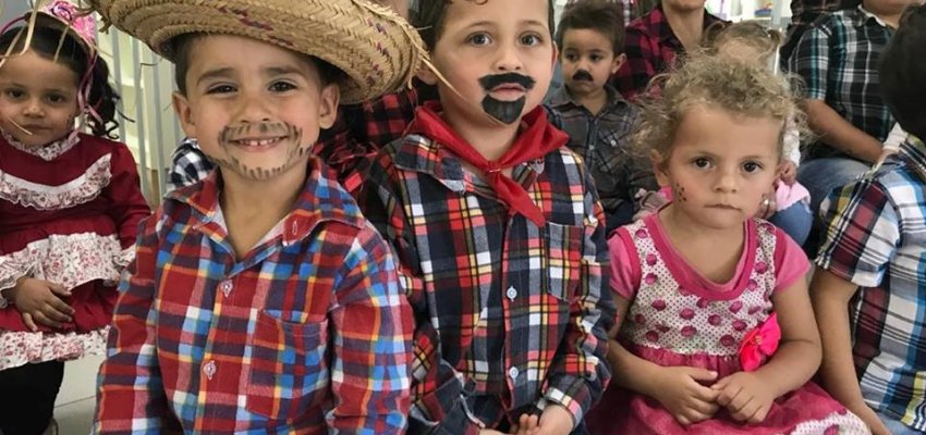 Escolas realizam Festas Julinas em Chapec&oacute;