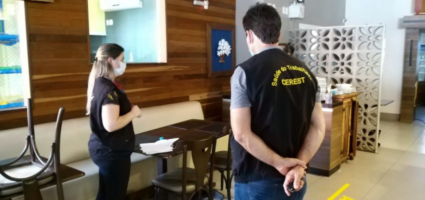 Vigilância realiza fiscalização e orientação de normas de combate à Covid