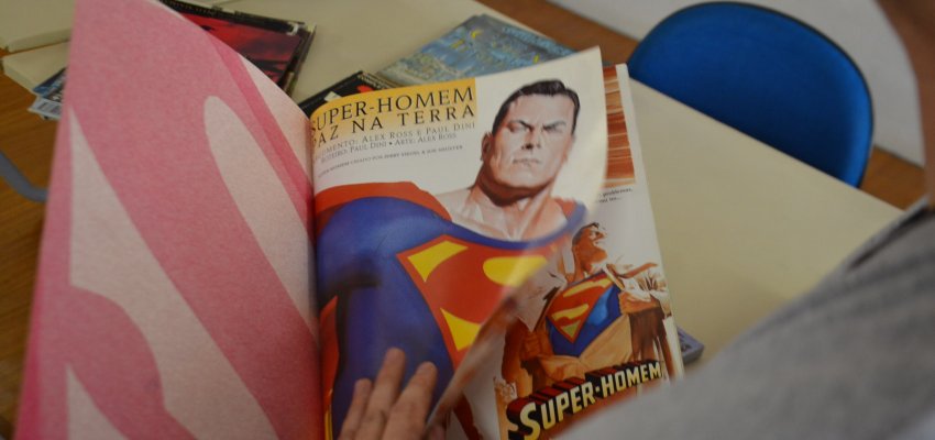 Gibiteca Itinerante leva gibis à comunidade 