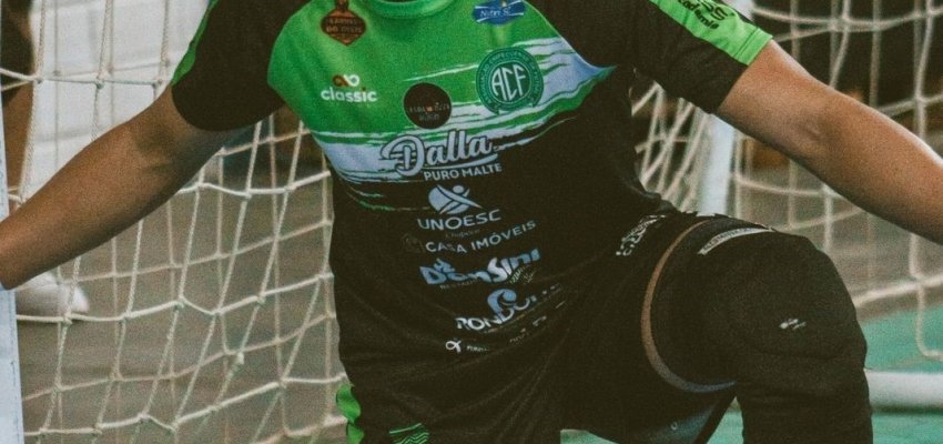 Goleiro Glauber vive a expectativa da estreia