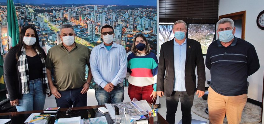 Comitiva paranaense visita Chapecó para conhecer ações contra a Covid