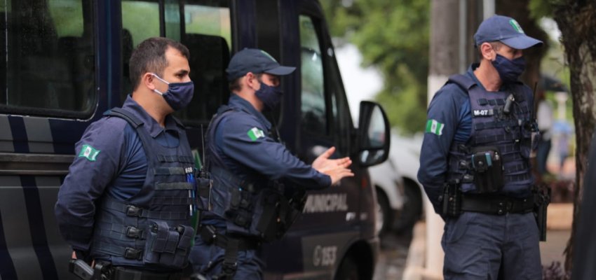 Dez estabelecimentos foram autuados ontem, pela Guarda Municipal