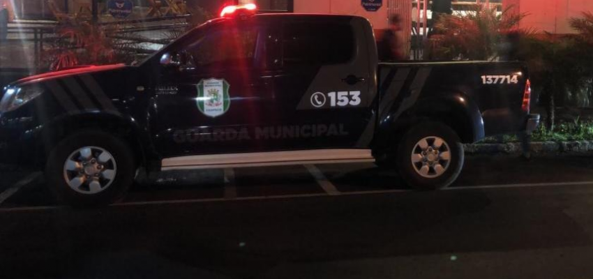 Ação conjunta interdita estabelecimento e encerra evento irregular