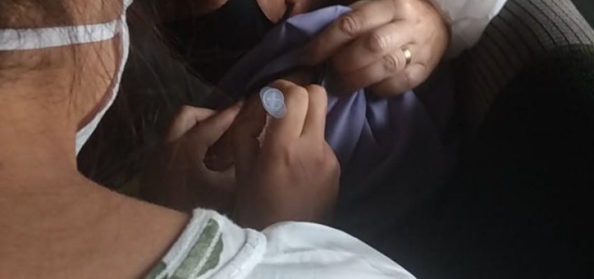 Saúde vacina 168 idosos no drive thru