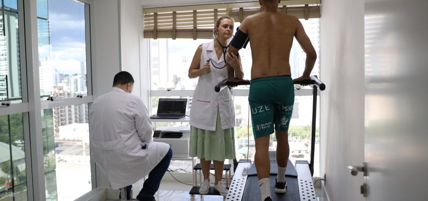 Jogadores da Prefeitura de Chapecó/Chapecoense/Unochapecó realizam exame cardíaco