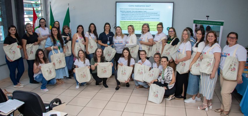 Formação sobre Projeto Leitura e Escrita na Educação Infantil foi realizada em Chapecó