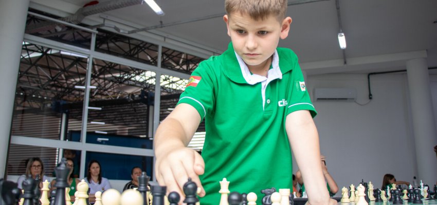 Rede Municipal de Educação realiza torneio de Xadrez