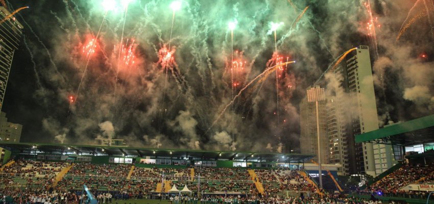 Abertura dos JASC em Chapecó teve show nacional, espetáculo de dança e muita emoção
