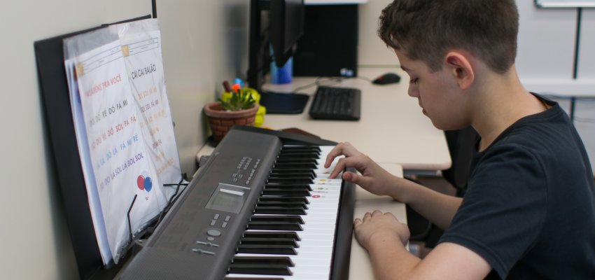 Rede Municipal de Ensino inaugura sala para atendimento de estudantes Autistas