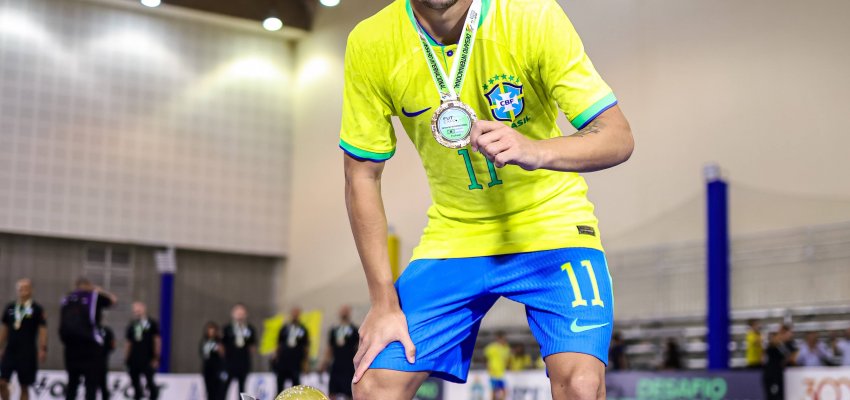 Ximba, da Chape Futsal, &eacute; campe&atilde;o pela sele&ccedil;&atilde;o brasileira