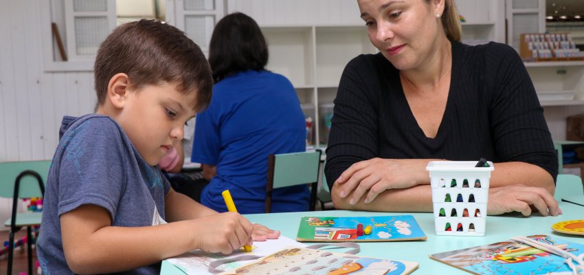 Crian&ccedil;as e pais s&atilde;o acolhidos no retorno &agrave;s aulas da Educa&ccedil;&atilde;o Infantil