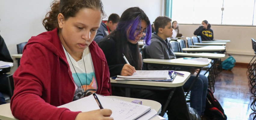 Estudantes da Rede Municipal de Ensino participam de treinamento para Olimp&iacute;ada de Matem&aacute;tica