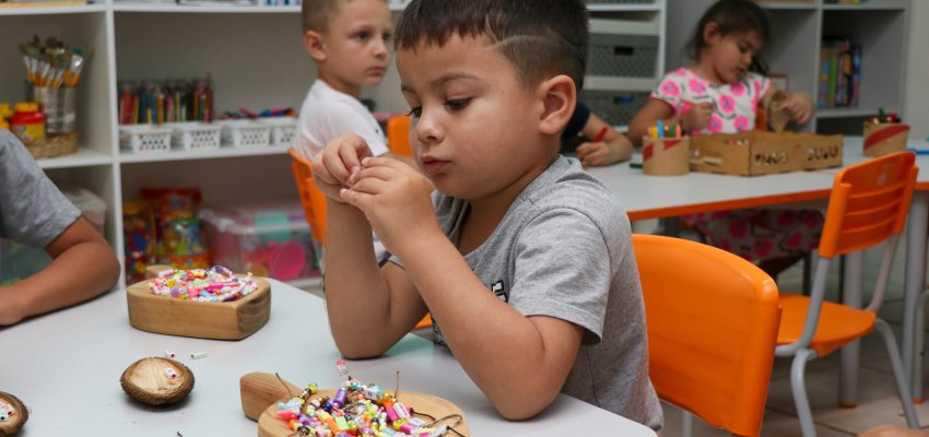 Crian&ccedil;as do CEIM Saberes da Inf&acirc;ncia planejam o pr&oacute;prio neg&oacute;cio