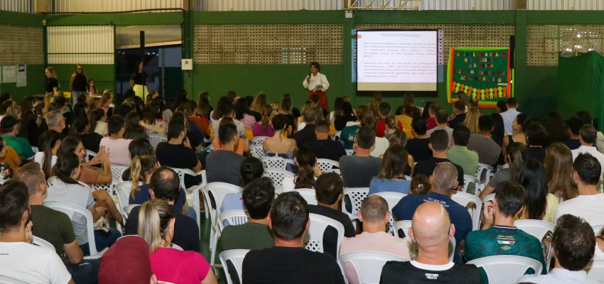 Institui&ccedil;&otilde;es de ensino realizam assembleias de pais