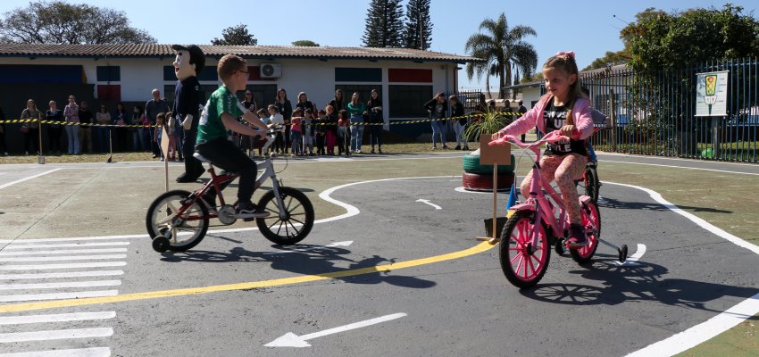 Secretaria de Educa&ccedil;&atilde;o lan&ccedil;a projeto �Tr&acirc;nsito tamb&eacute;m &eacute; assunto de crian&ccedil;a!�