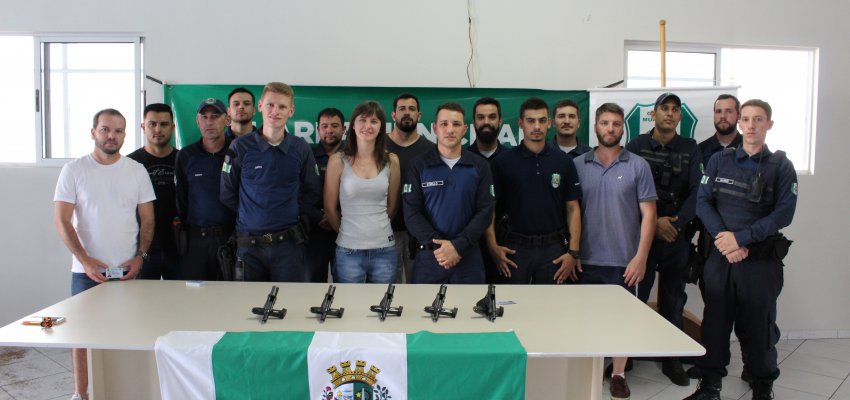 Guardas Municipais recebem Carteira de Porte de Arma