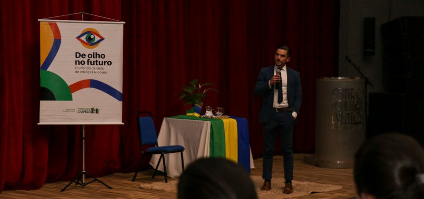 Programa De Olho no Futuro realiza capacita&ccedil;&atilde;o