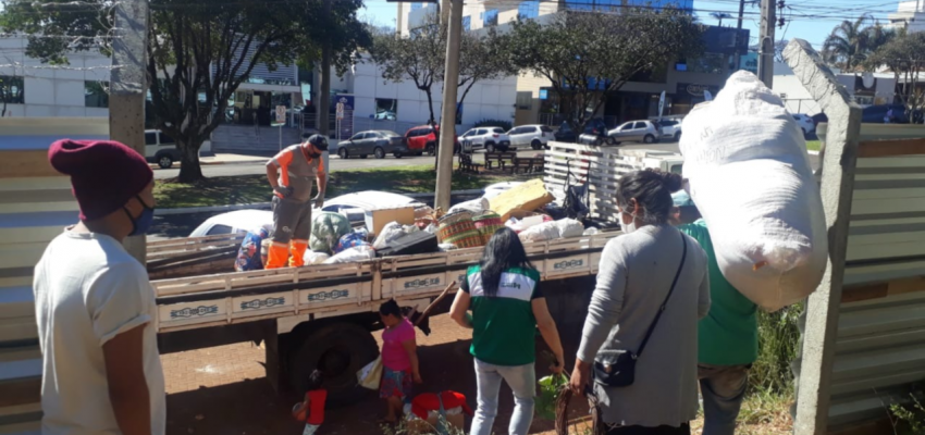 Assistência Social acompanha retirada de indígenas de terreno na Getúlio Vargas