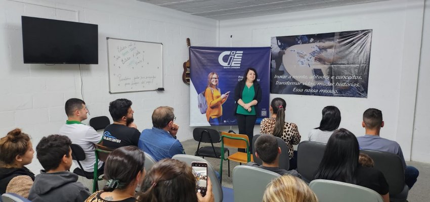 Formada nova turma de mecânica para adolescentes