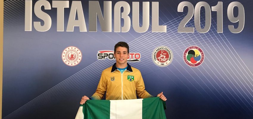 Karateca chapecoense mostra evolução em evento mundial