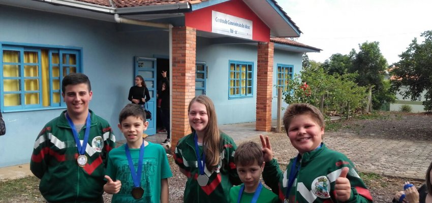 Projeto Atleta do Futuro: Enxadristas conquistam medalhas