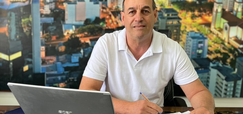 Itamar Agnoletto assume a Prefeitura de Chapecó