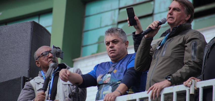 Presidente encerra passagem por Chapecó com passeio de moto até Xanxerê